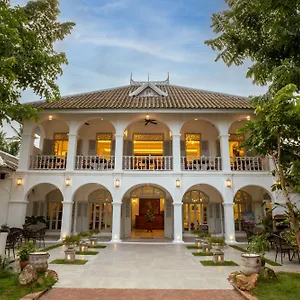 **** Hotel Santi Laos